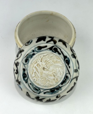 RARE ANTIQUE CHINESE MING DYNASTY UNDERGLAZE-RED PORCELAIN COVERED BOX WITH A CARVED MYTHICAL BEAST ATOP