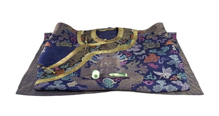 ANTIQUE CHINESE QING DYNASTY 19TH CENTURY SUMMER GAUZE IMPERIAL COURT JIFU DRAGON ROBE WITH ARCHER’S RING AND OFFICIAL HAT FEATHER HOLDER